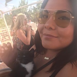 Meet your Posher, Maribel